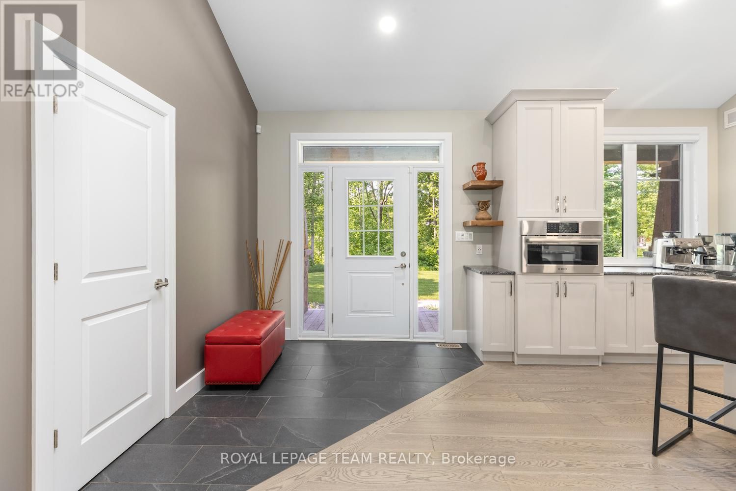 106 TYNDALE COURT Image 6
