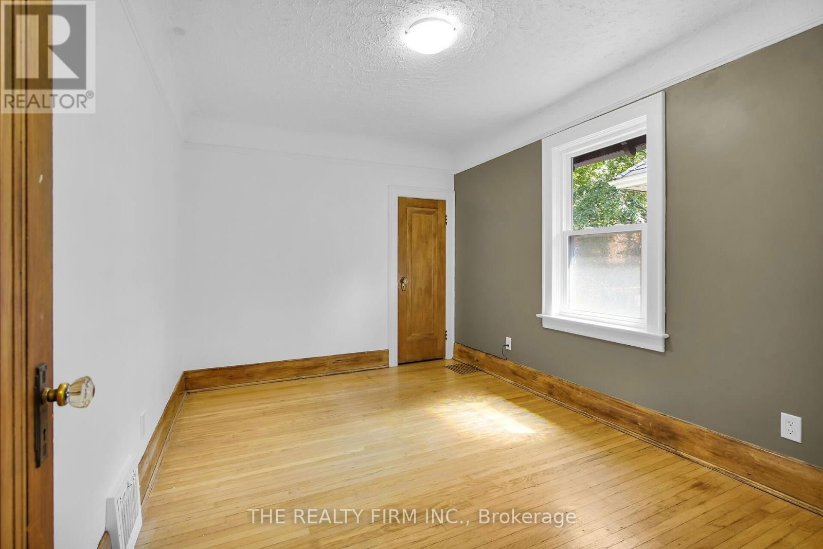 242 EMERY STREET EAST Image 21
