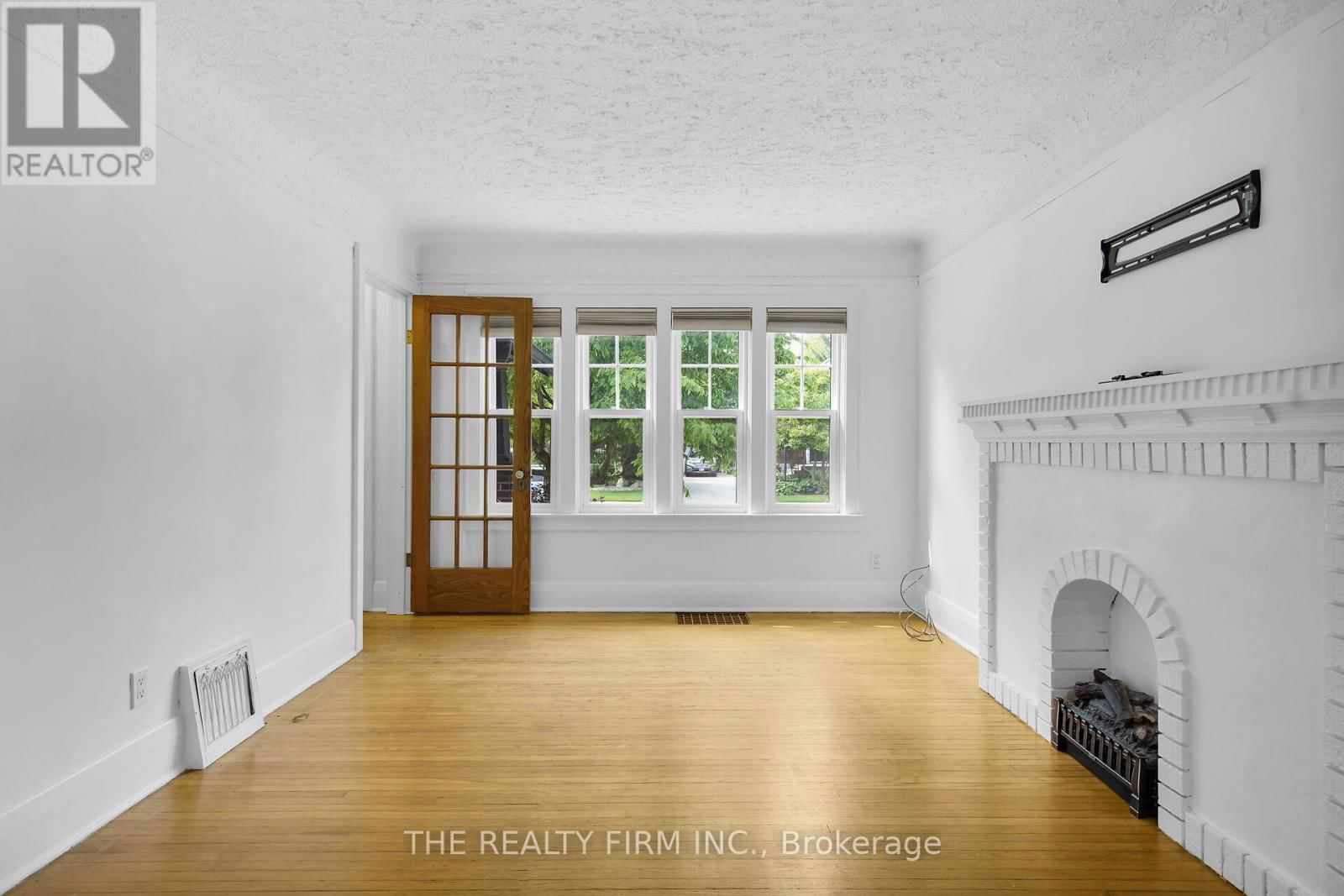 242 EMERY STREET EAST Image 9