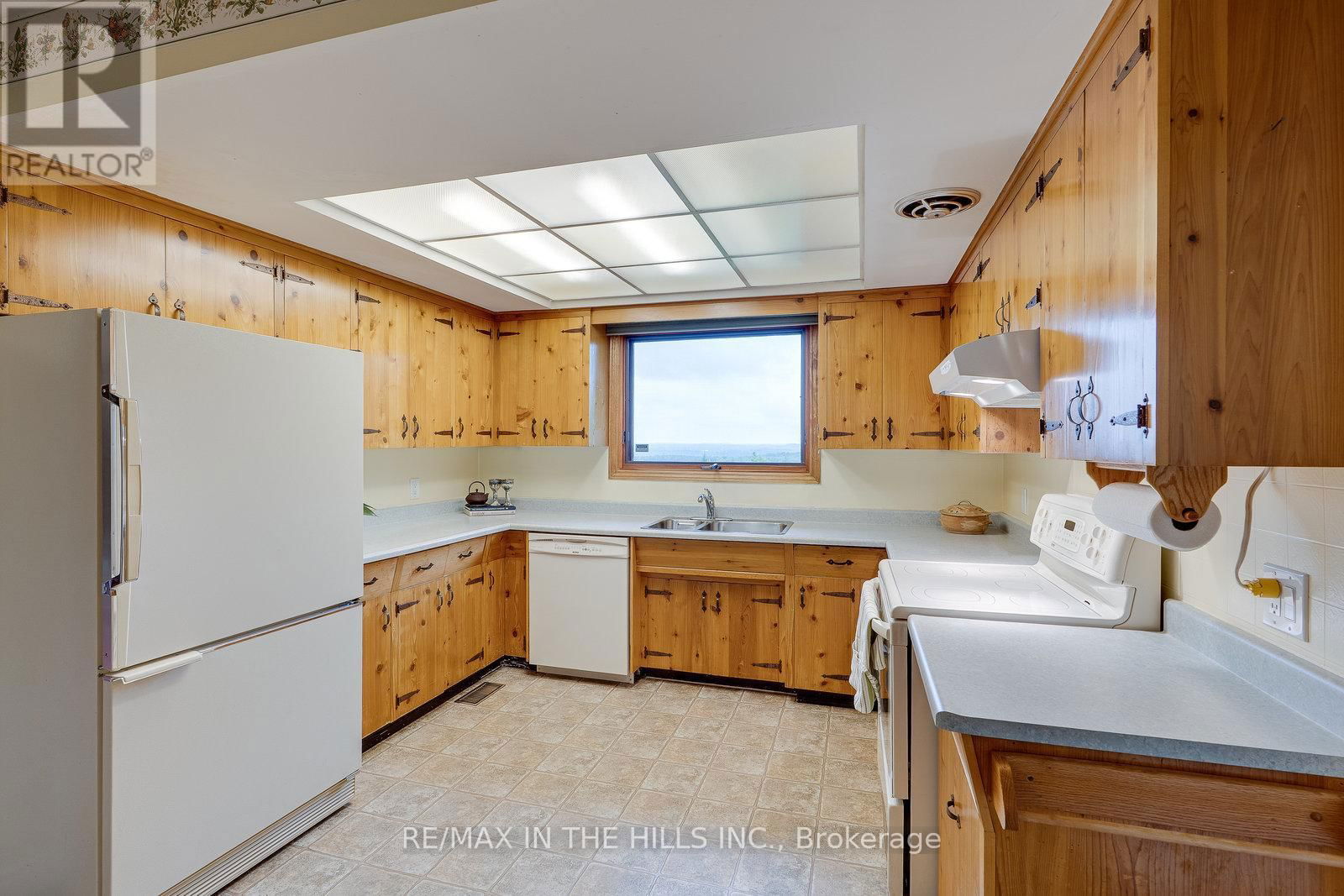 247531 5 SIDEROAD Image 19