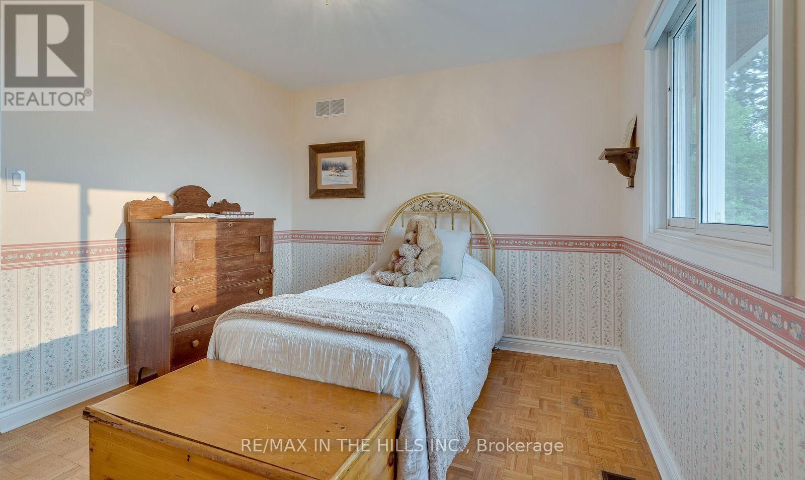 247531 5 SIDEROAD Image 32