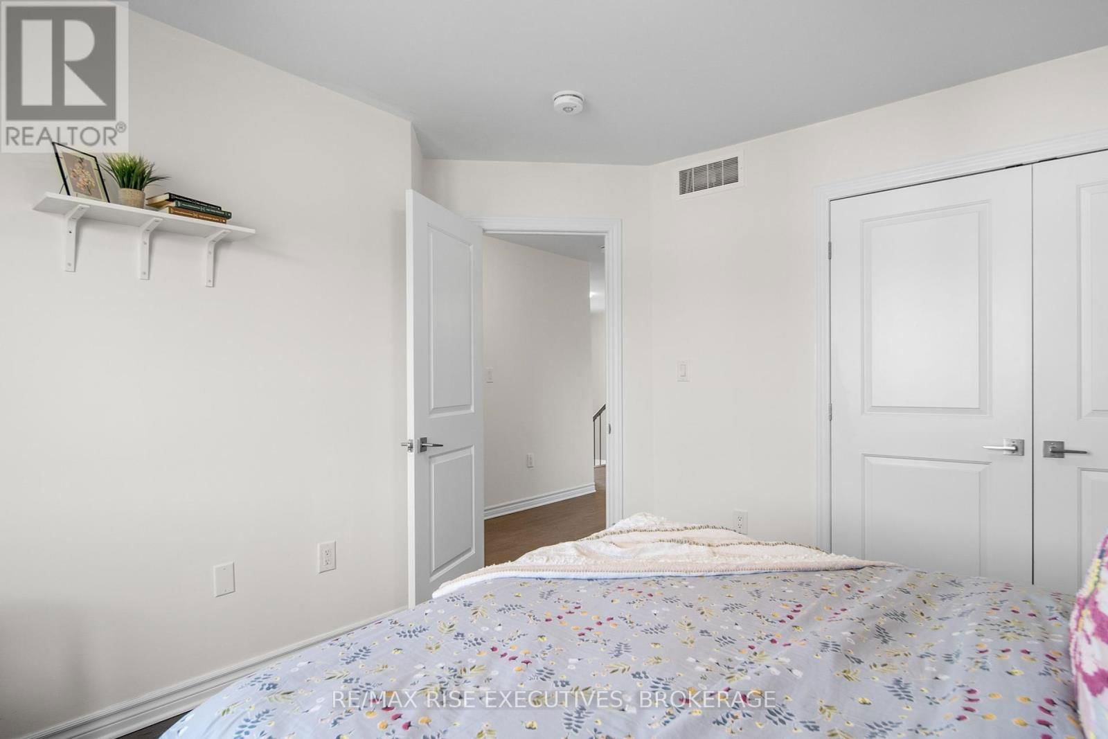 111 BRENNAN CRESCENT Image 34