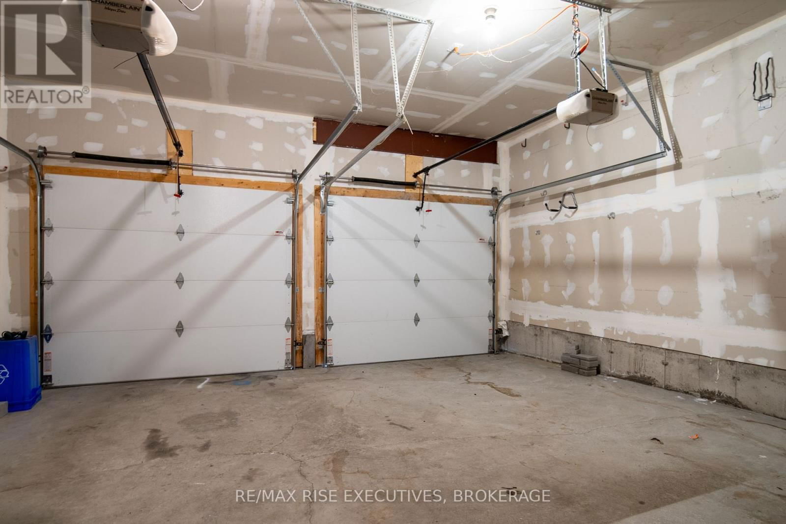 111 BRENNAN CRESCENT Image 39