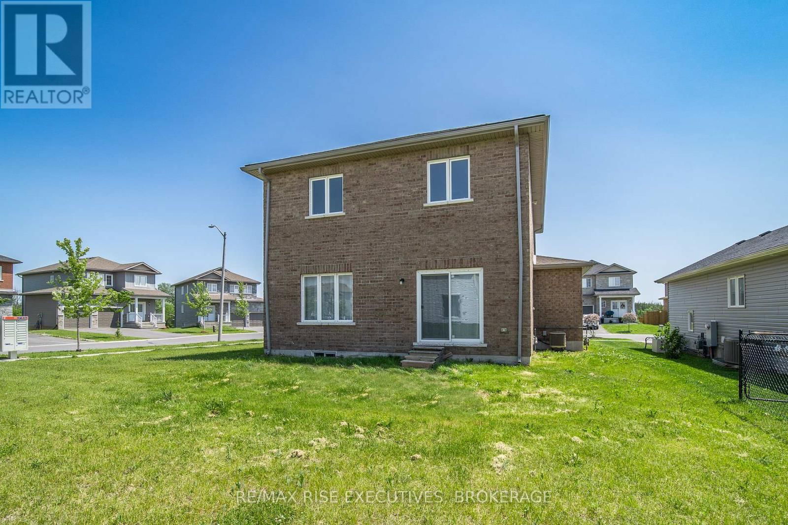 111 BRENNAN CRESCENT Image 40