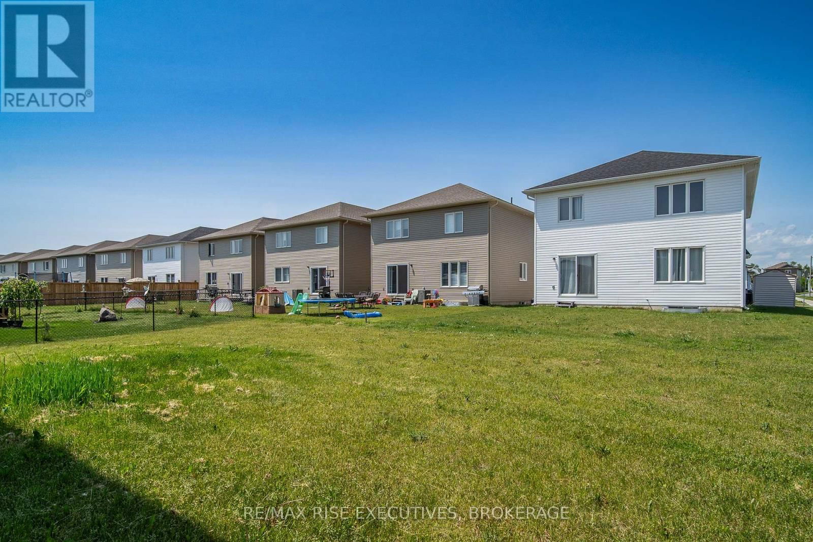 111 BRENNAN CRESCENT Image 42