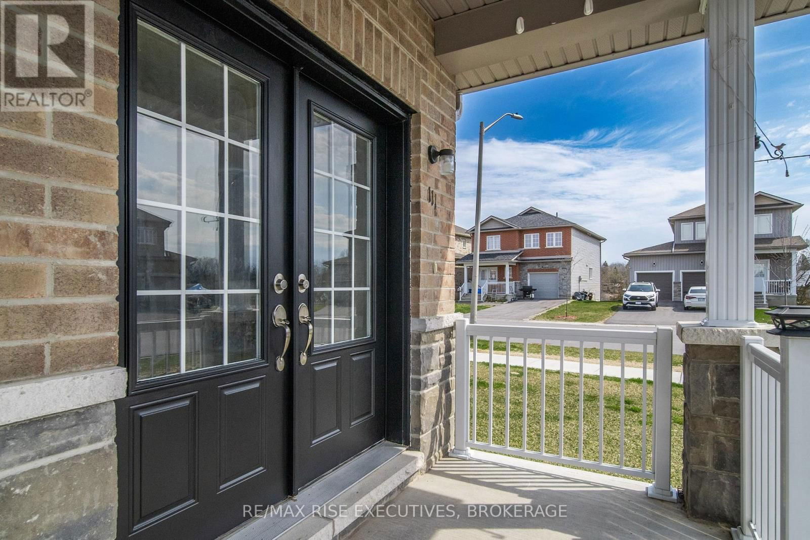 111 BRENNAN CRESCENT Image 5