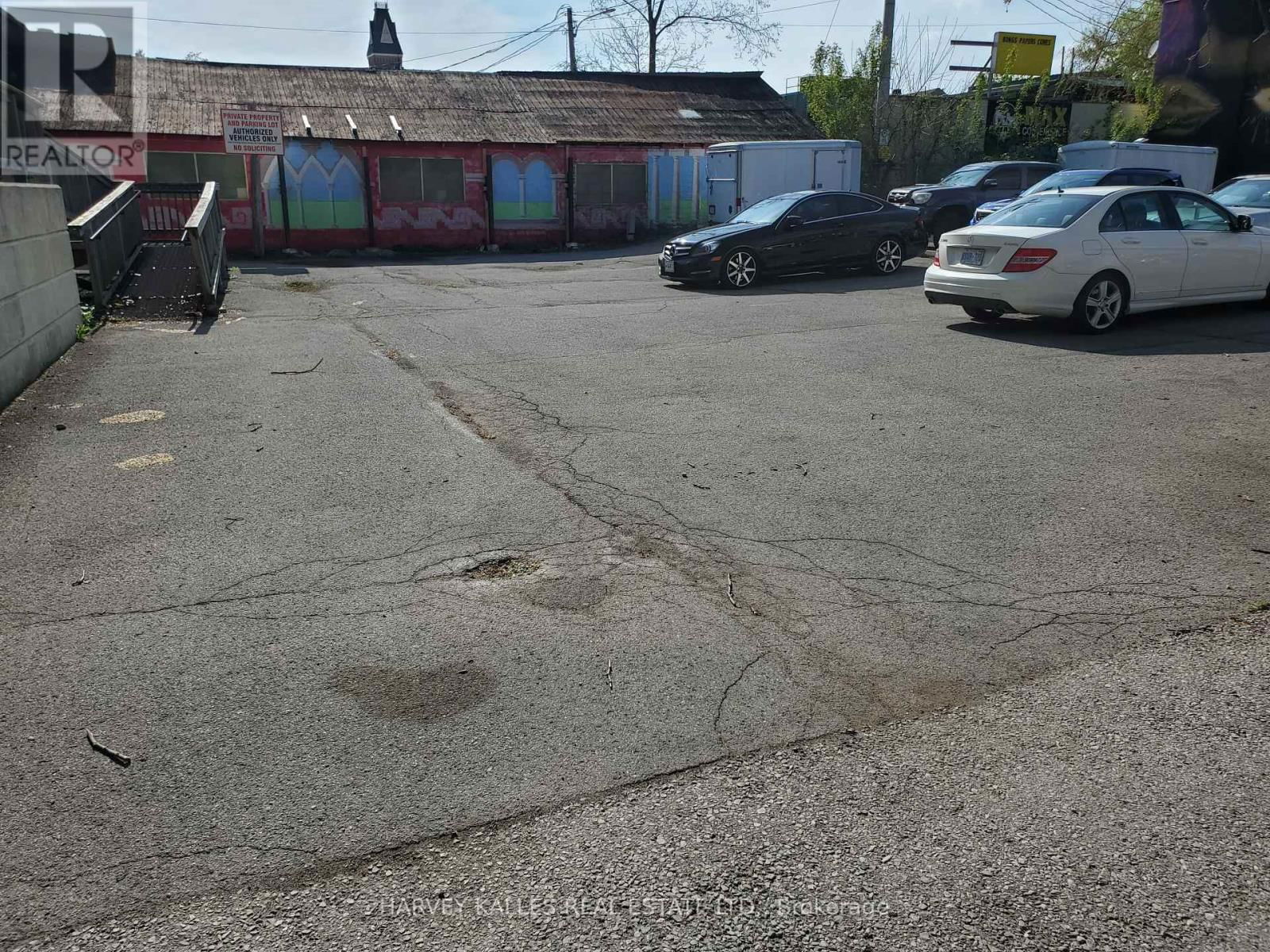C - 45 PEEL STREET Image 8