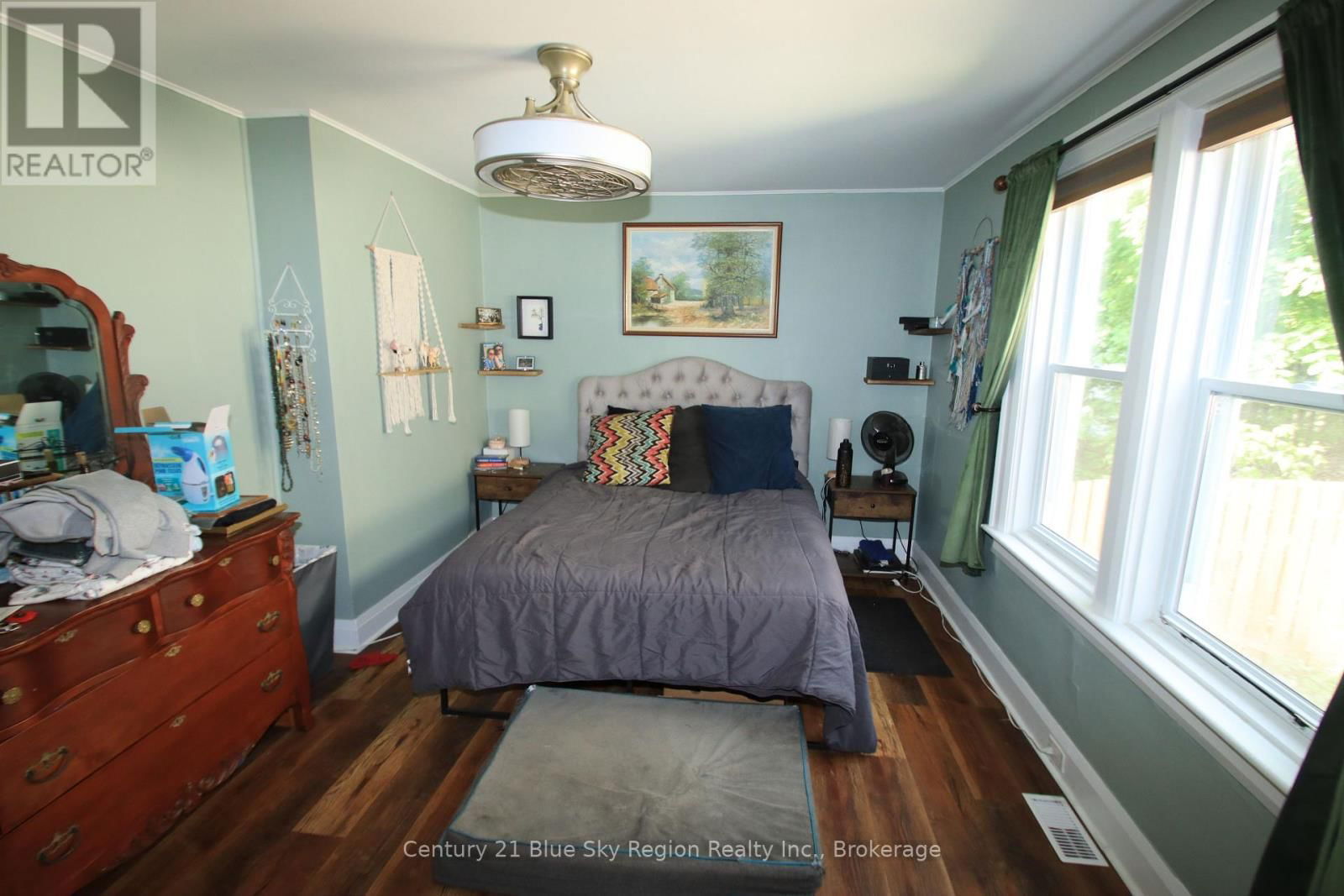 275 FIFTH AVENUE EAST Image 6