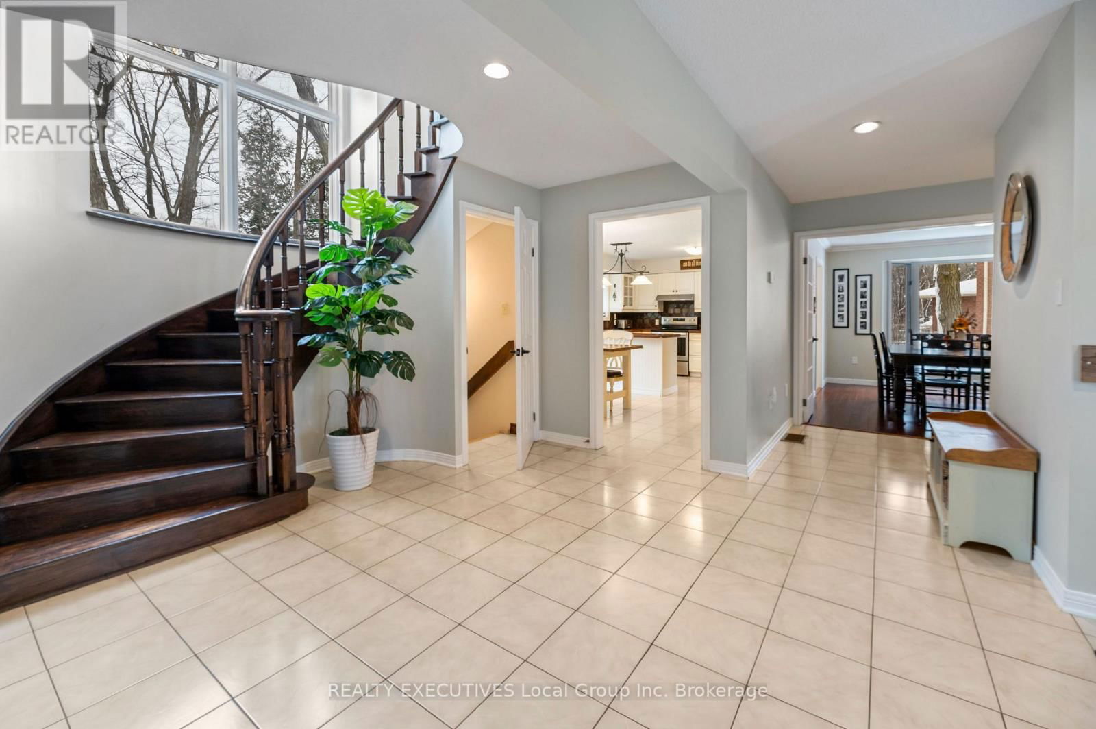 31 ROBINHOOD COURT Image 14