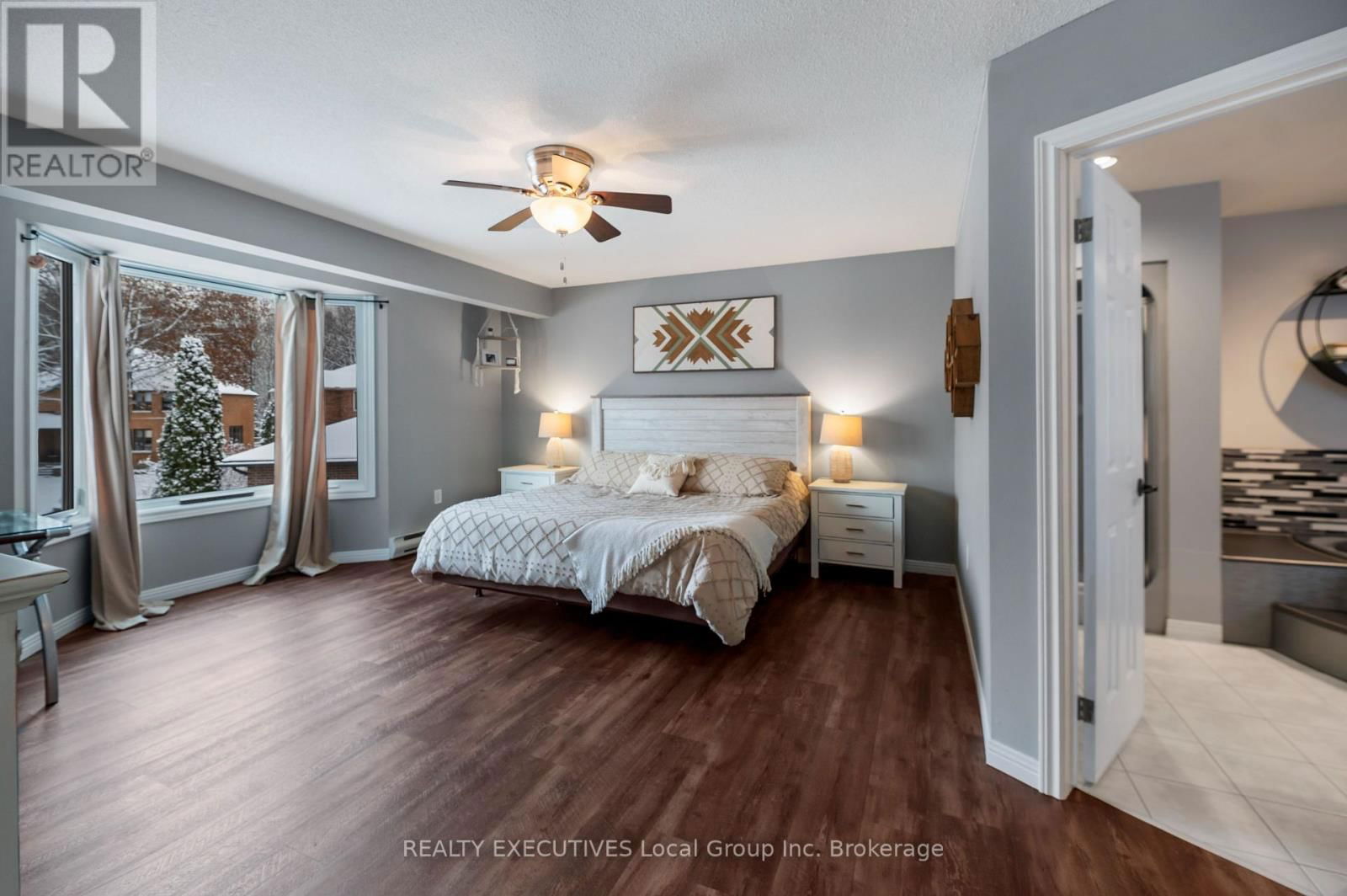 31 ROBINHOOD COURT Image 24