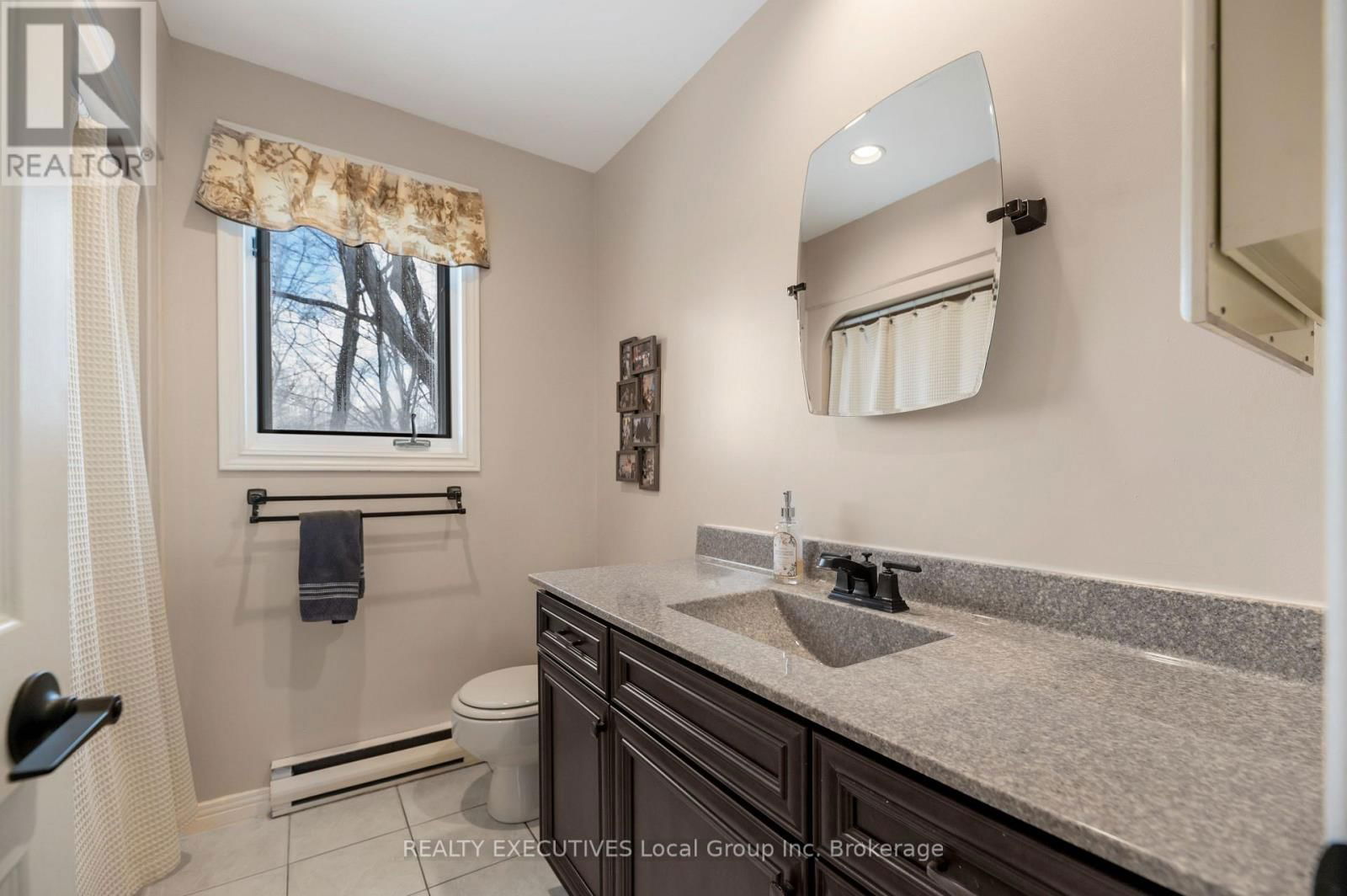 31 ROBINHOOD COURT Image 33