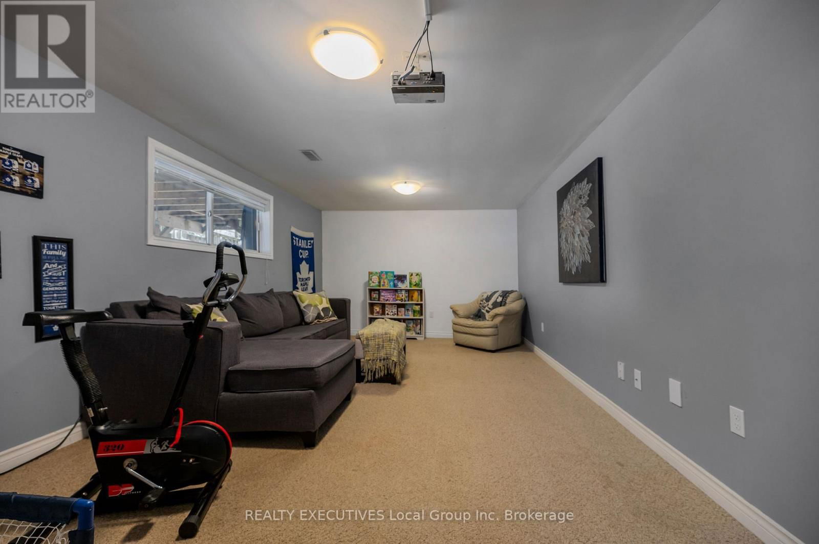 31 ROBINHOOD COURT Image 35