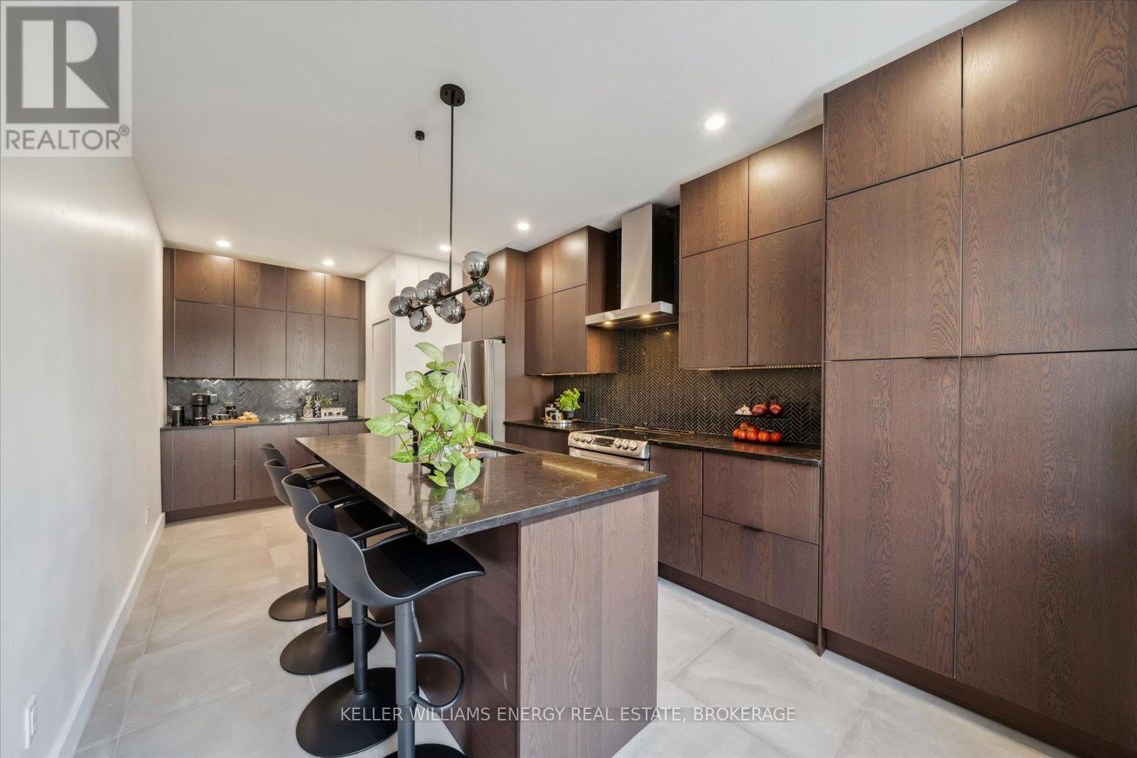 272 RIDOUT STREET Image 11