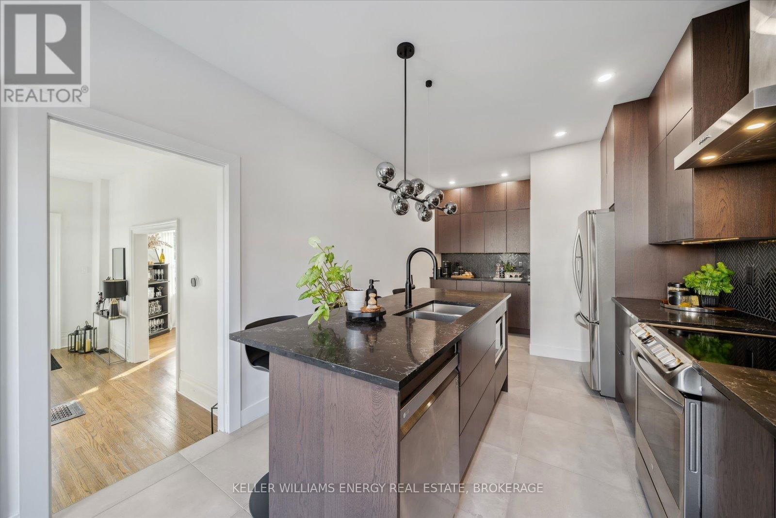 272 RIDOUT STREET Image 12