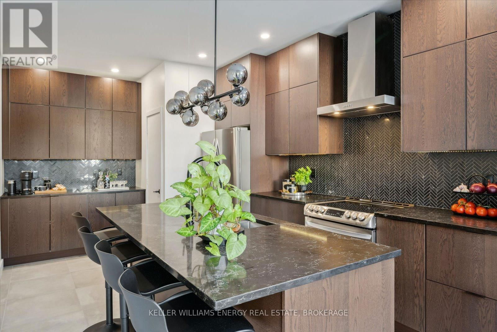272 RIDOUT STREET Image 13