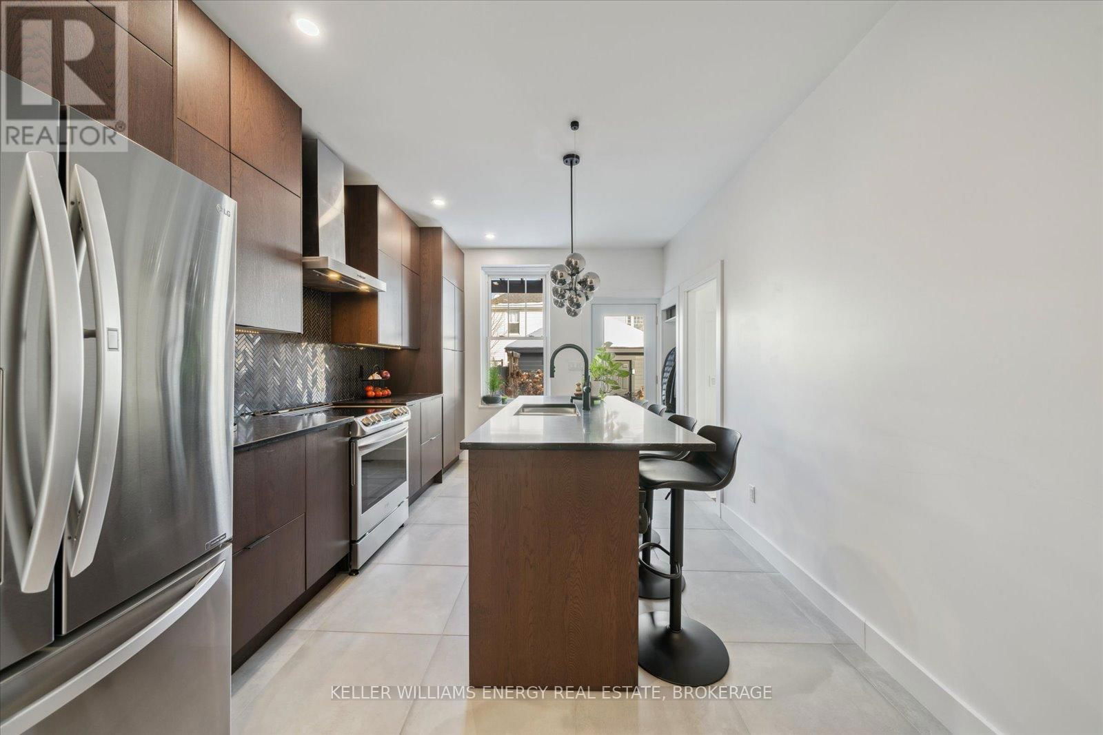 272 RIDOUT STREET Image 14