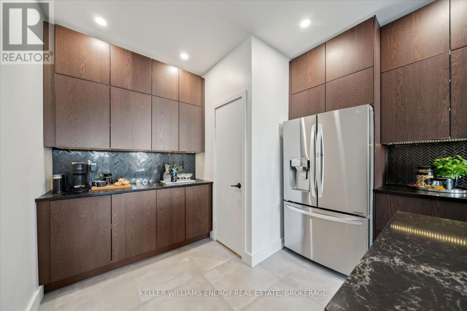 272 RIDOUT STREET Image 15