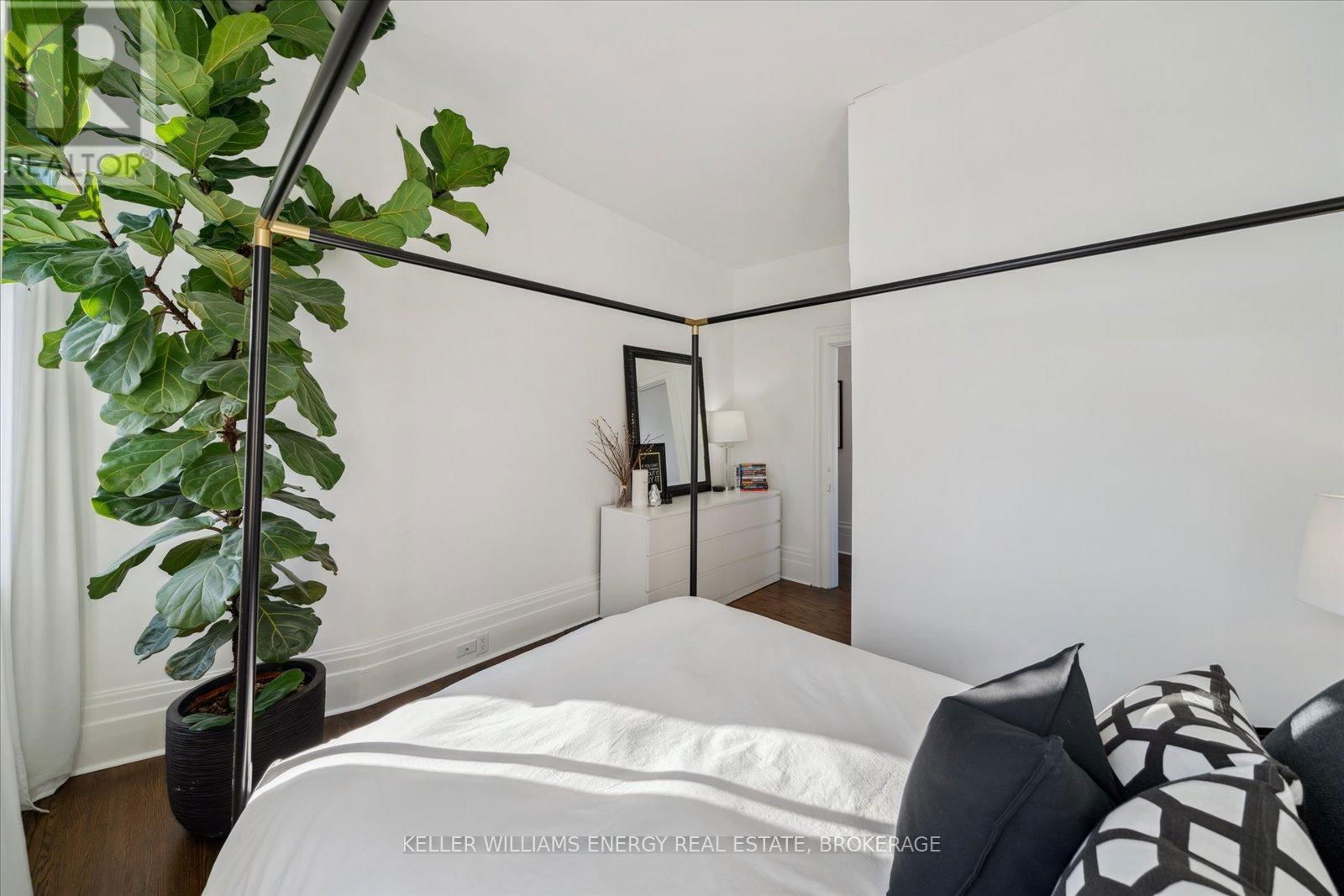 272 RIDOUT STREET Image 19
