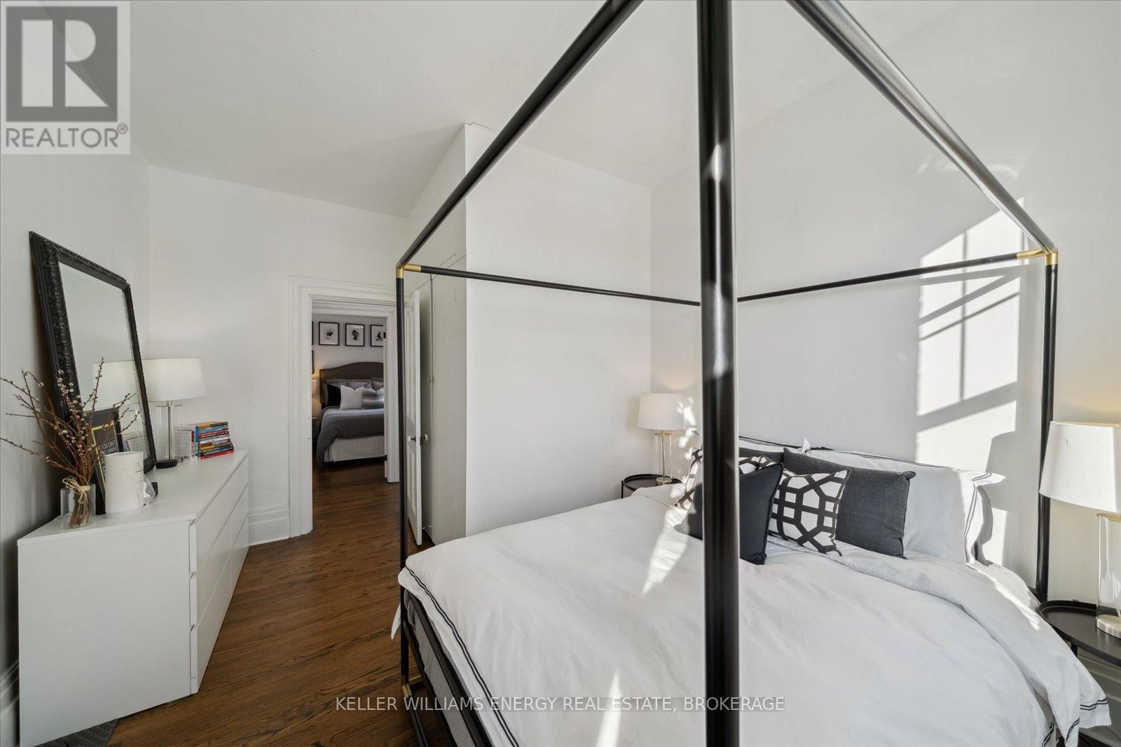 272 RIDOUT STREET Image 20