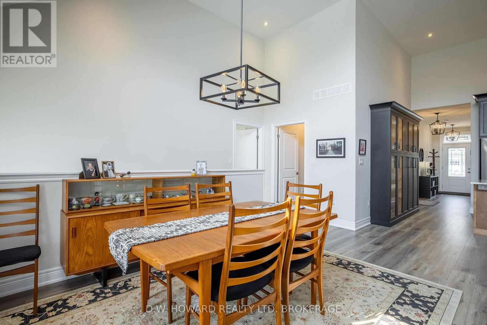 8 SASSAFRAS ROW Image 15