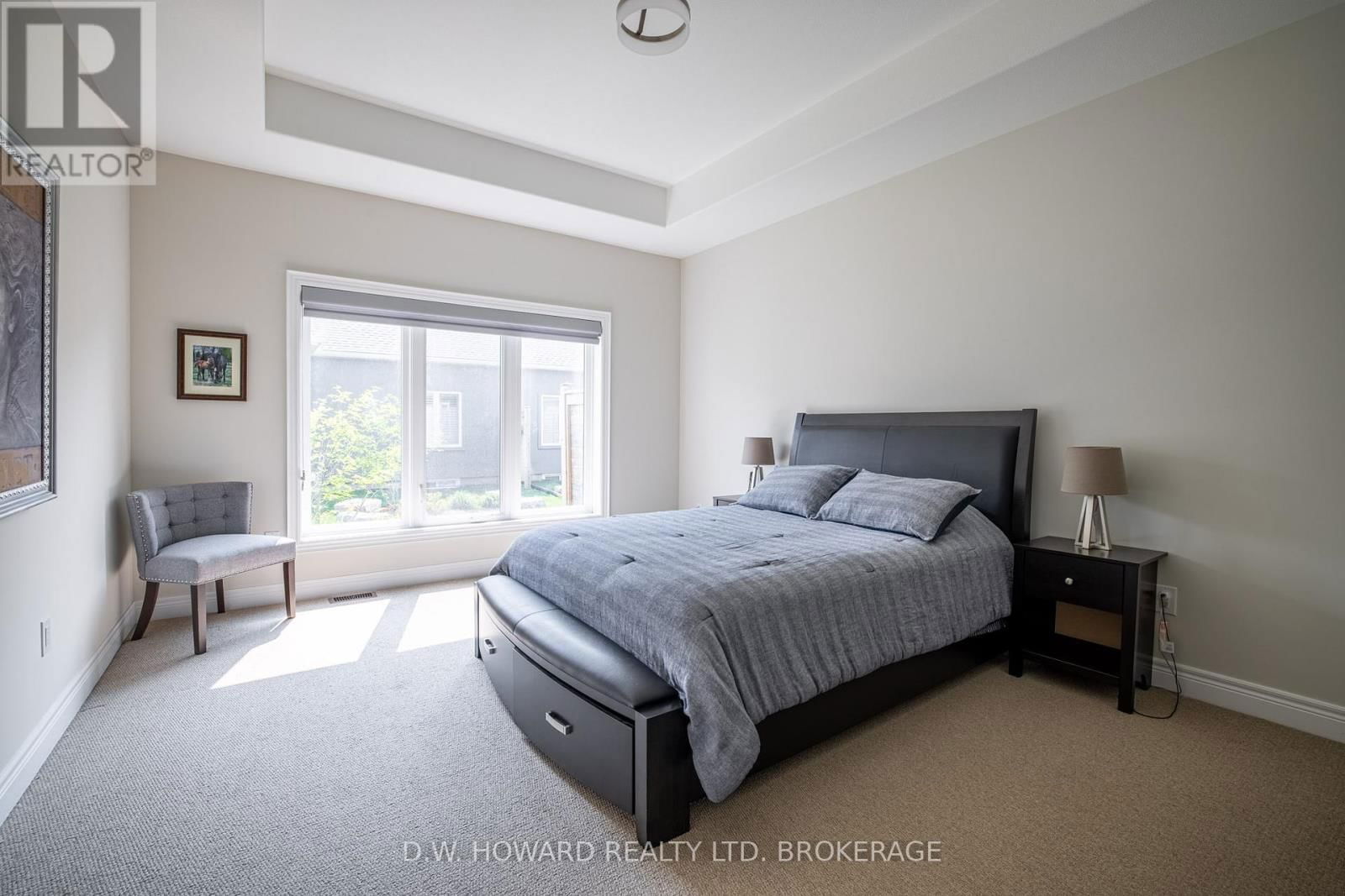 8 SASSAFRAS ROW Image 16