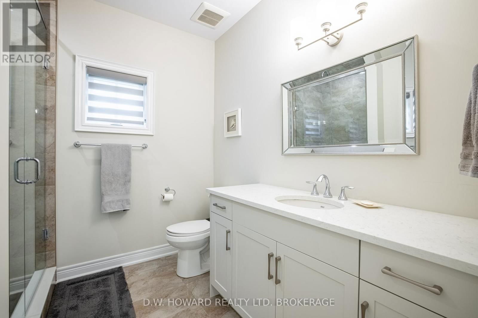 8 SASSAFRAS ROW Image 19