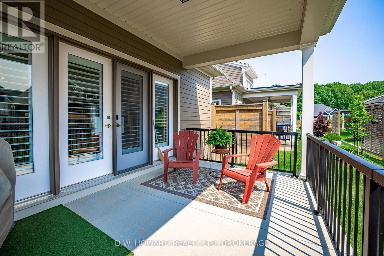 8 SASSAFRAS ROW Image 27