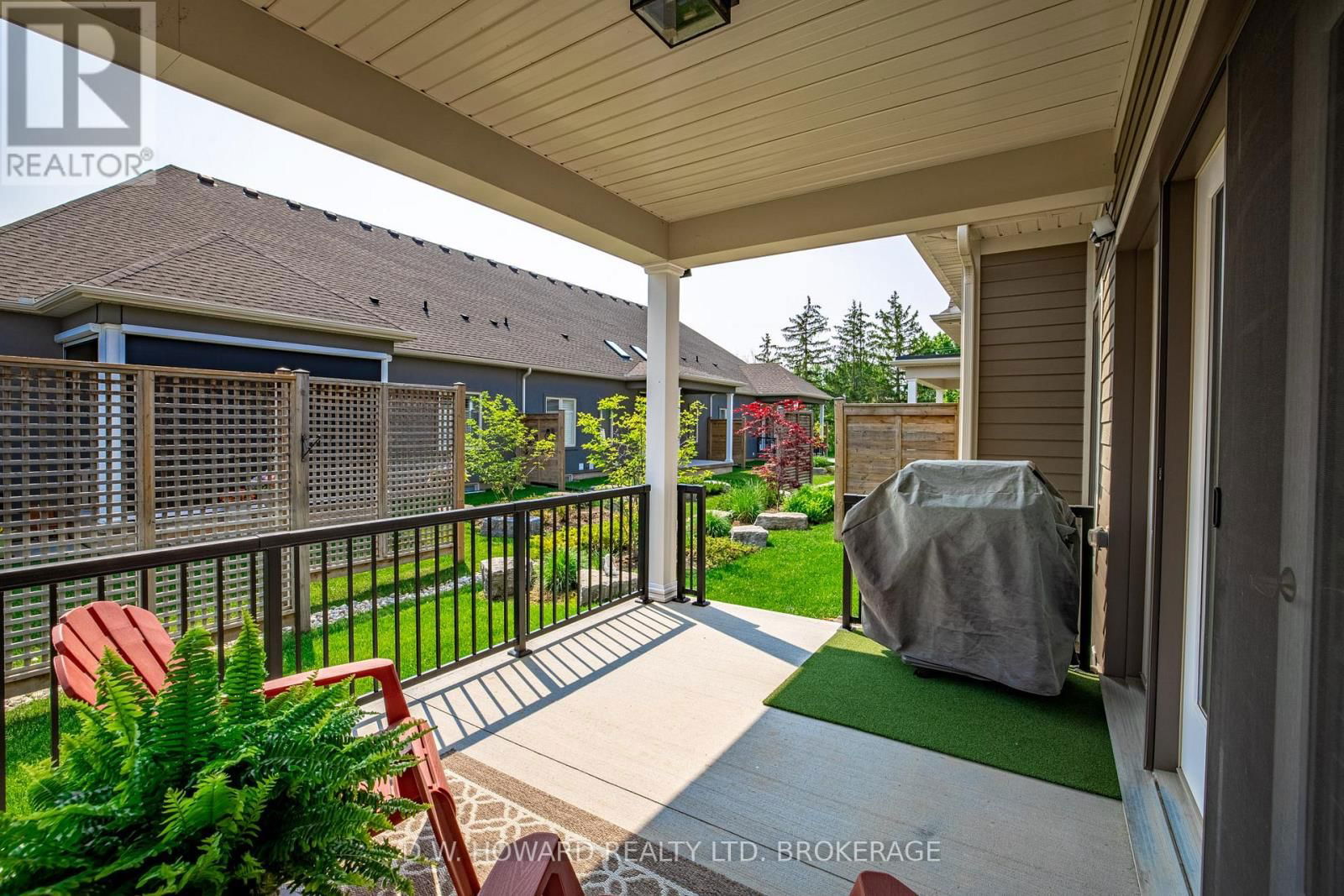 8 SASSAFRAS ROW Image 31