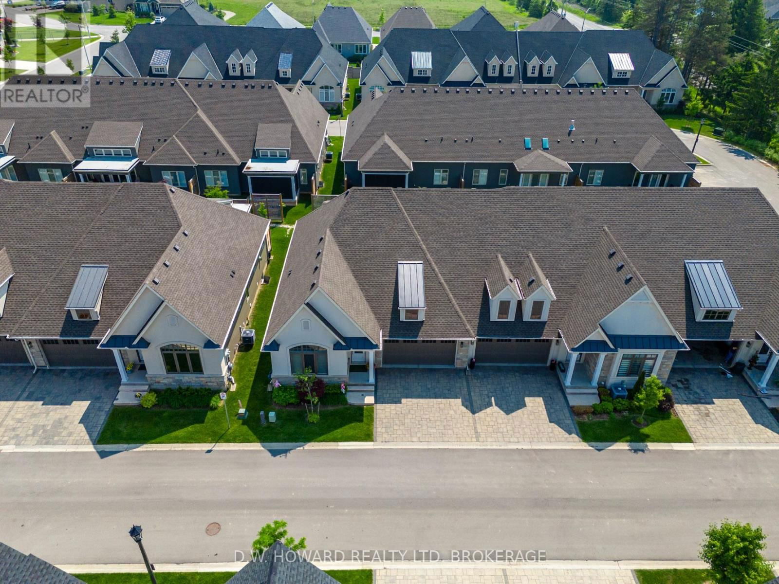 8 SASSAFRAS ROW Image 32