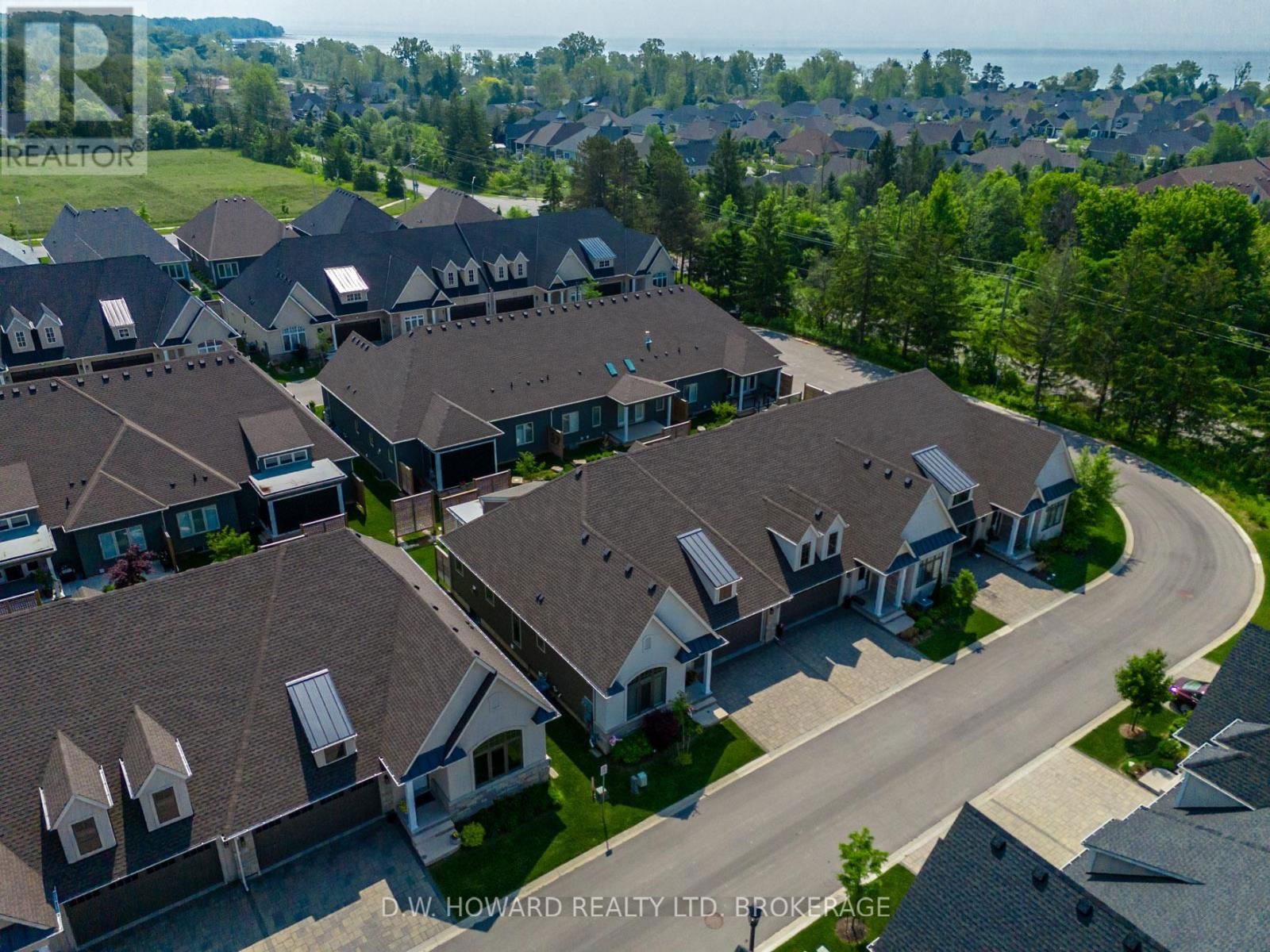 8 SASSAFRAS ROW Image 33