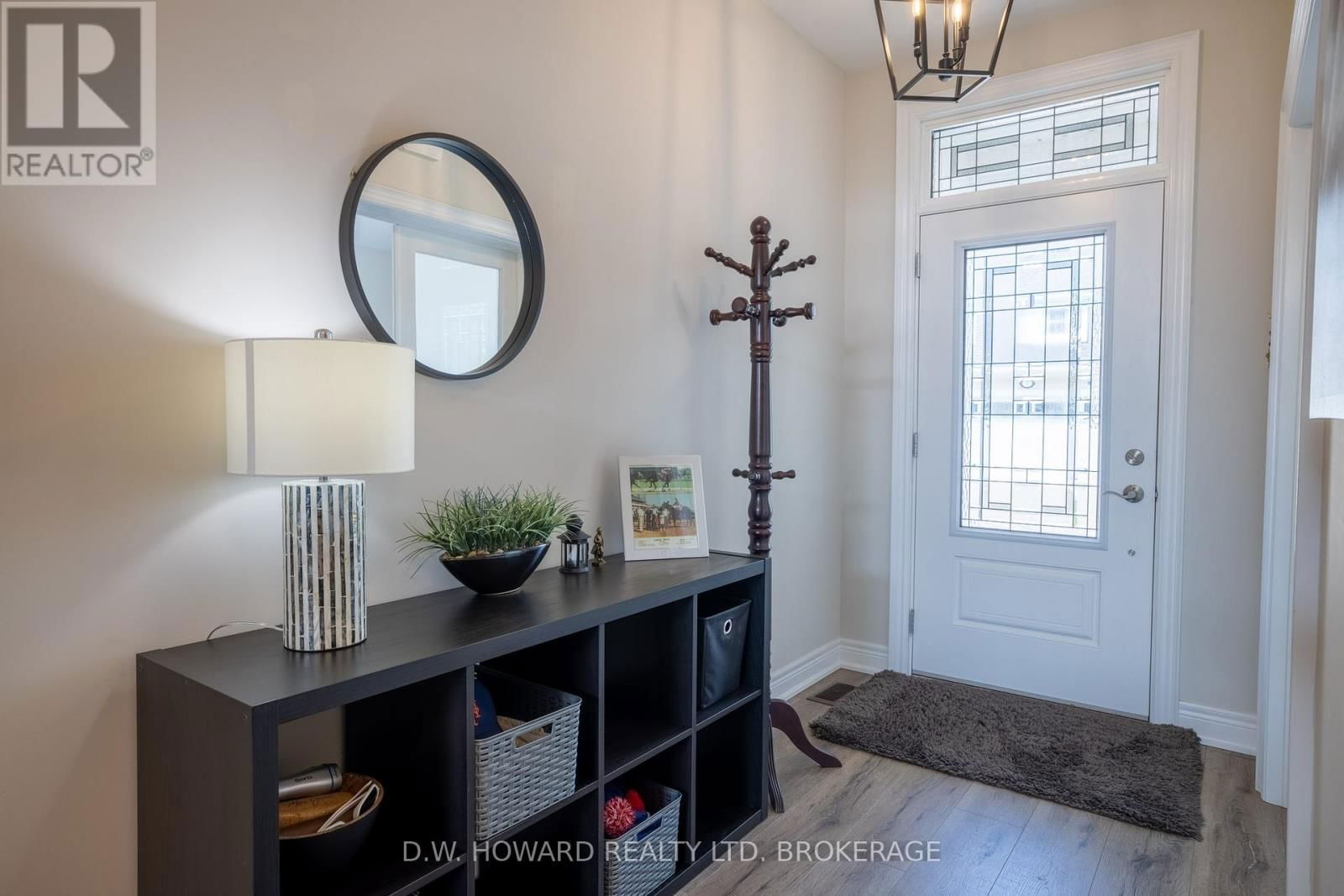 8 SASSAFRAS ROW Image 4