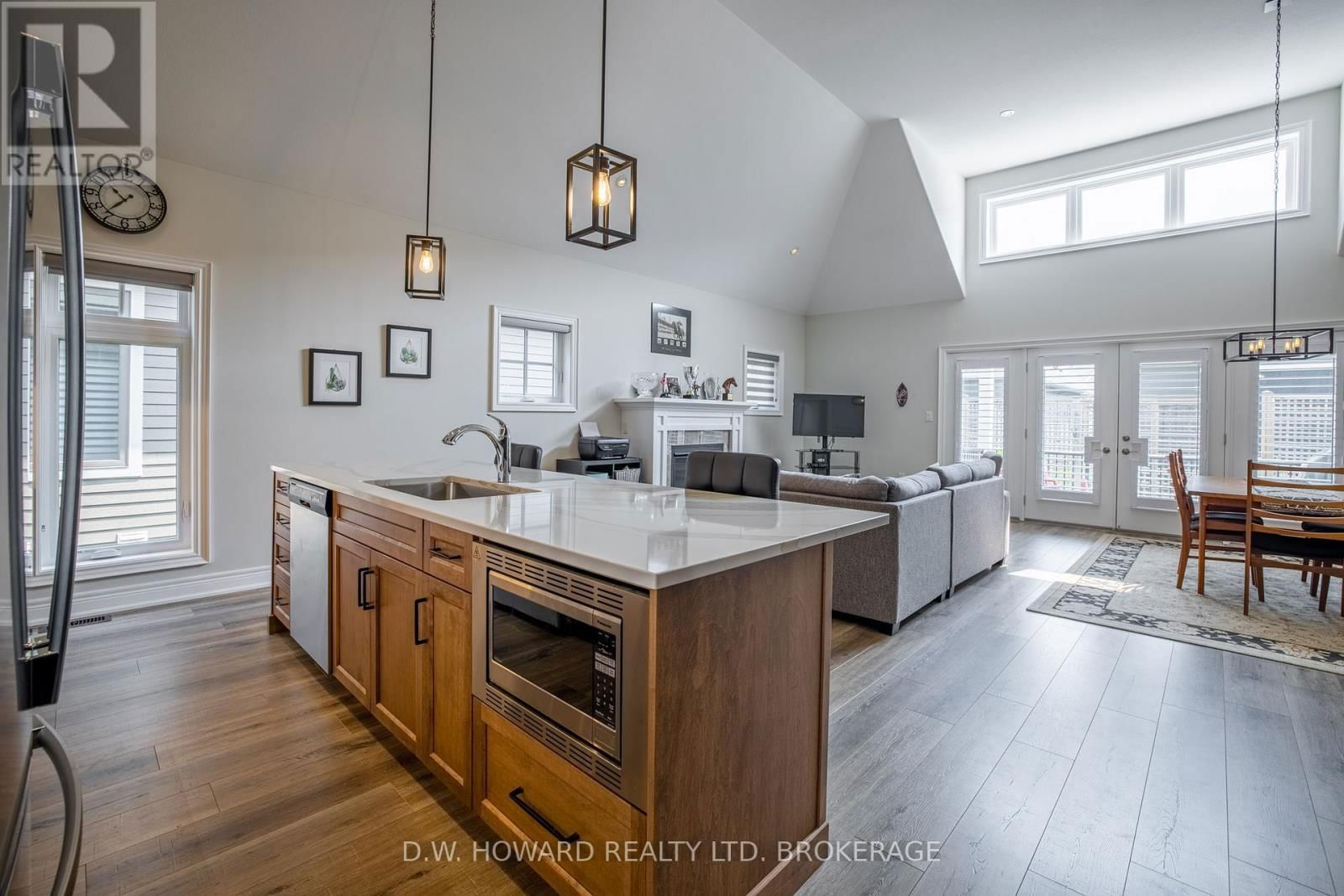 8 SASSAFRAS ROW Image 6