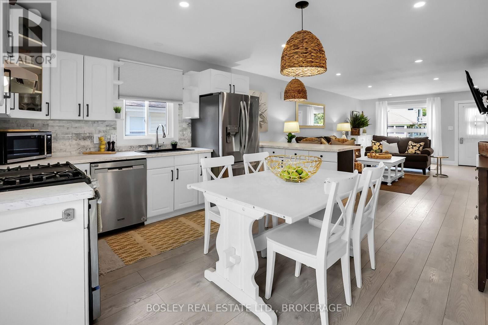 380 LAKEWOOD AVENUE Image 17