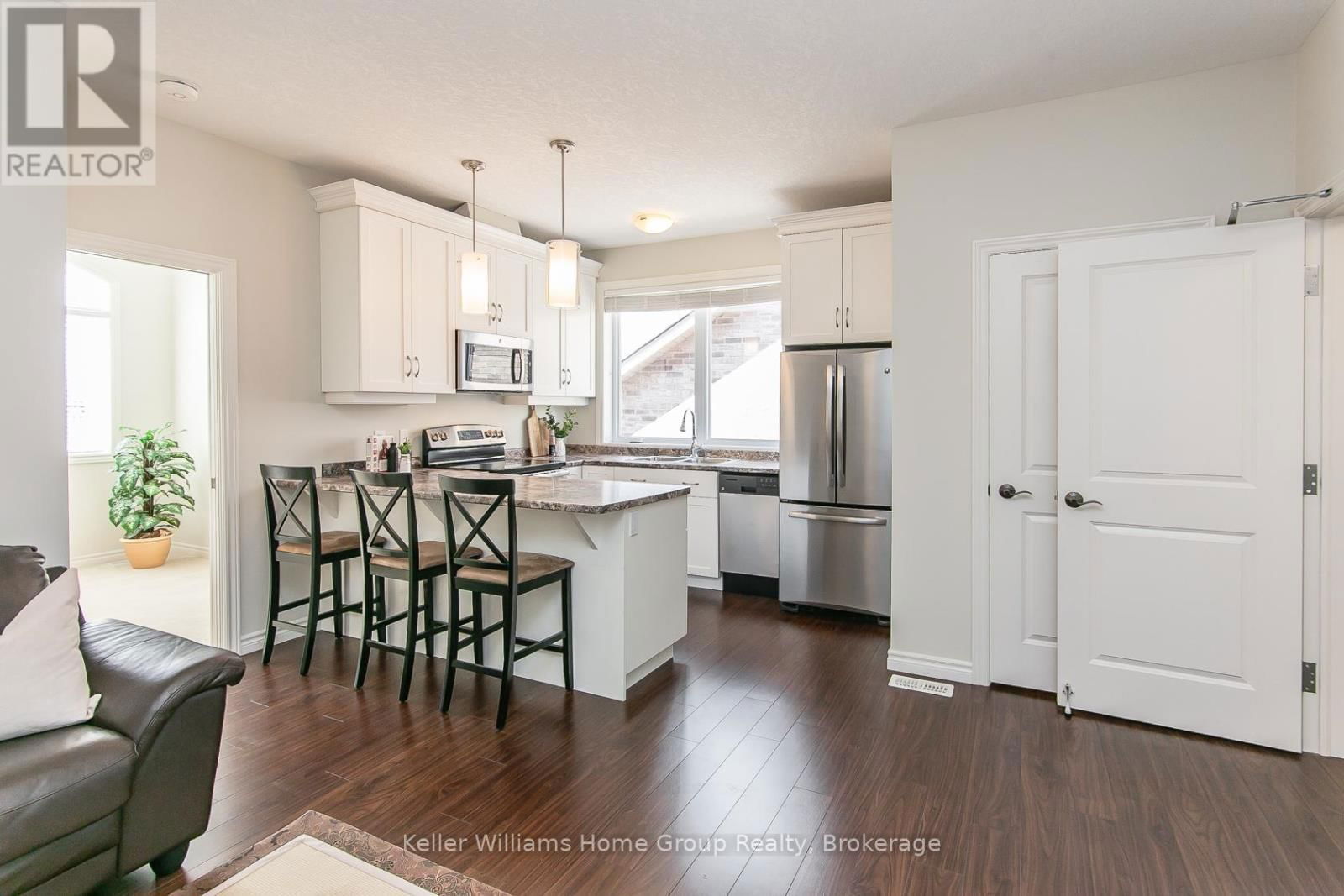 70 WAVERLEY DRIVE Image 24