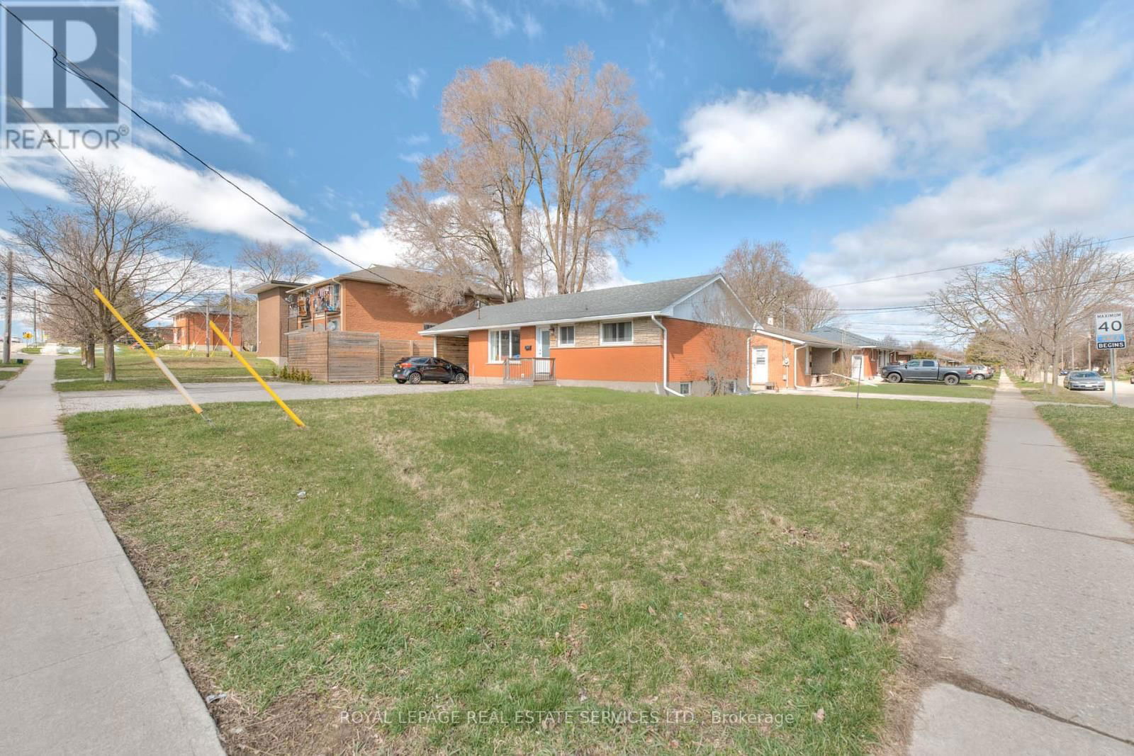 484 SPEEDVALE AVENUE EAST Image 17