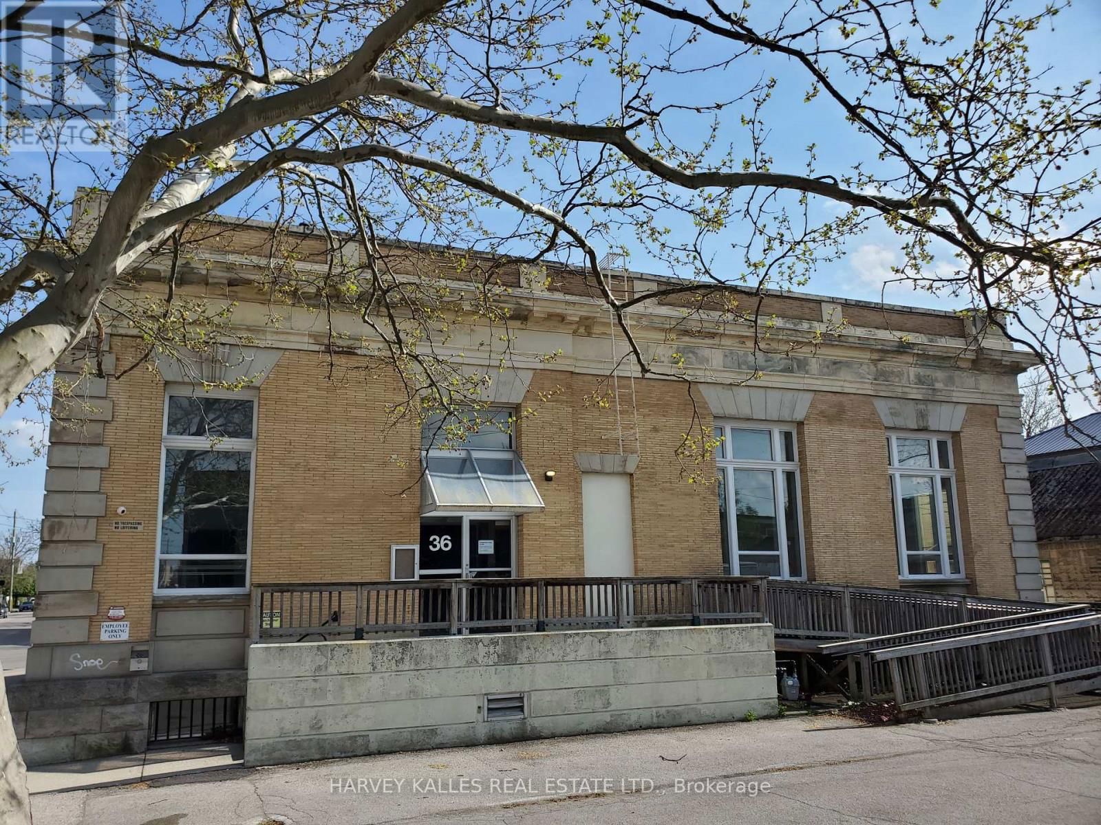 B - 45 PEEL STREET Image 12
