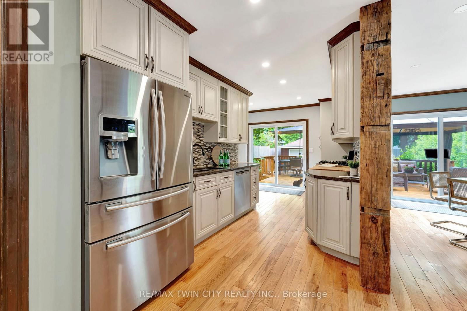 199 DUNDAS LANE Image 12