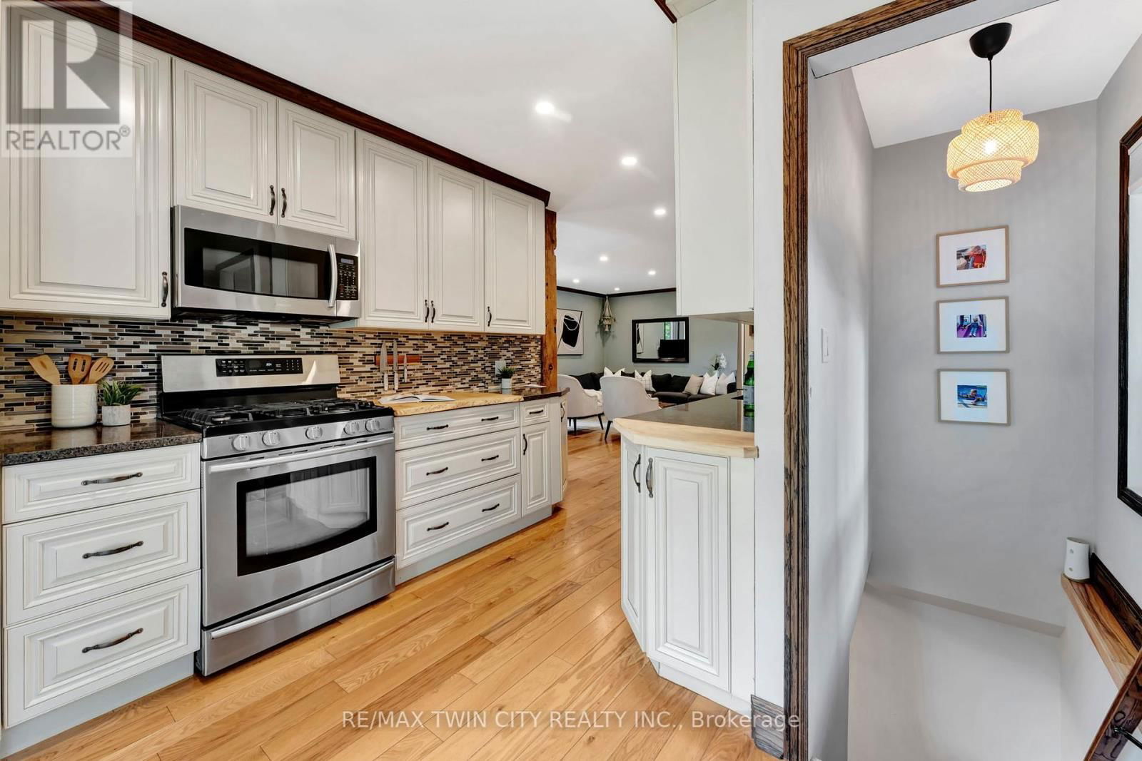 199 DUNDAS LANE Image 14