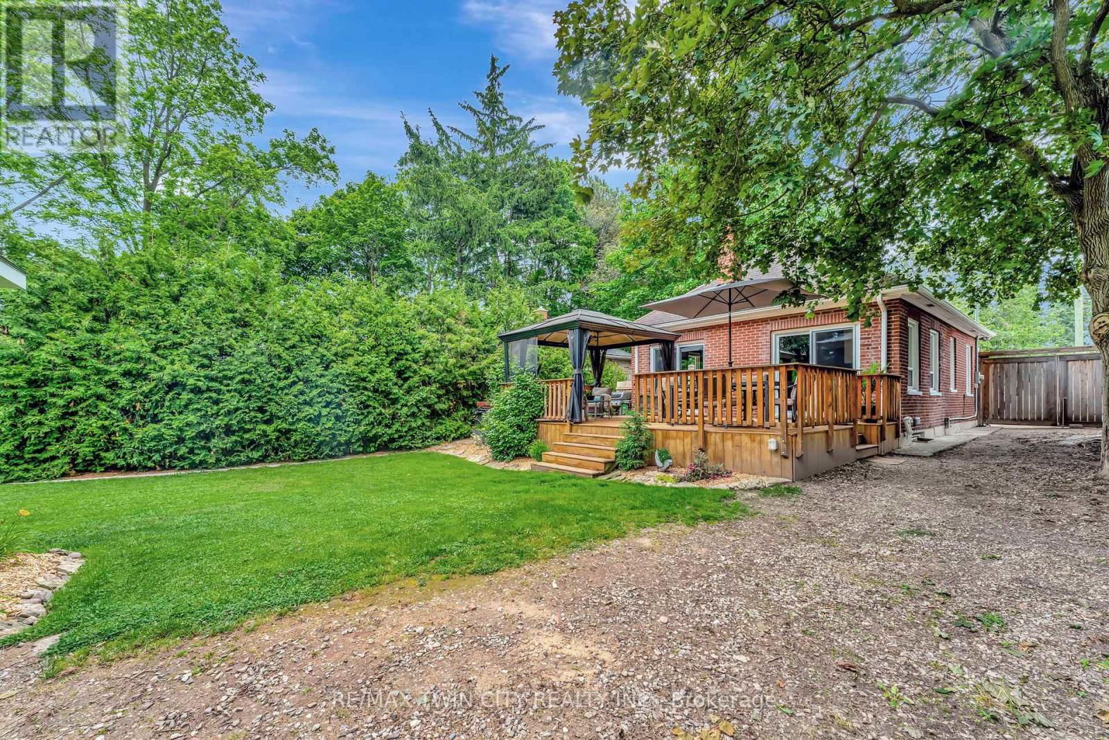 199 DUNDAS LANE Image 27