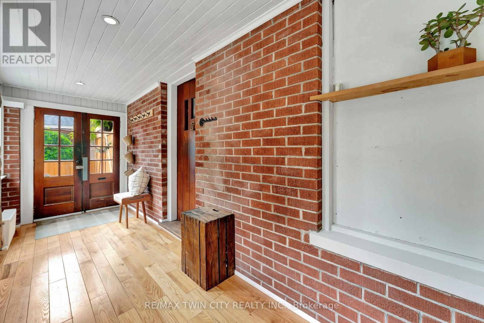 199 DUNDAS LANE Image 3