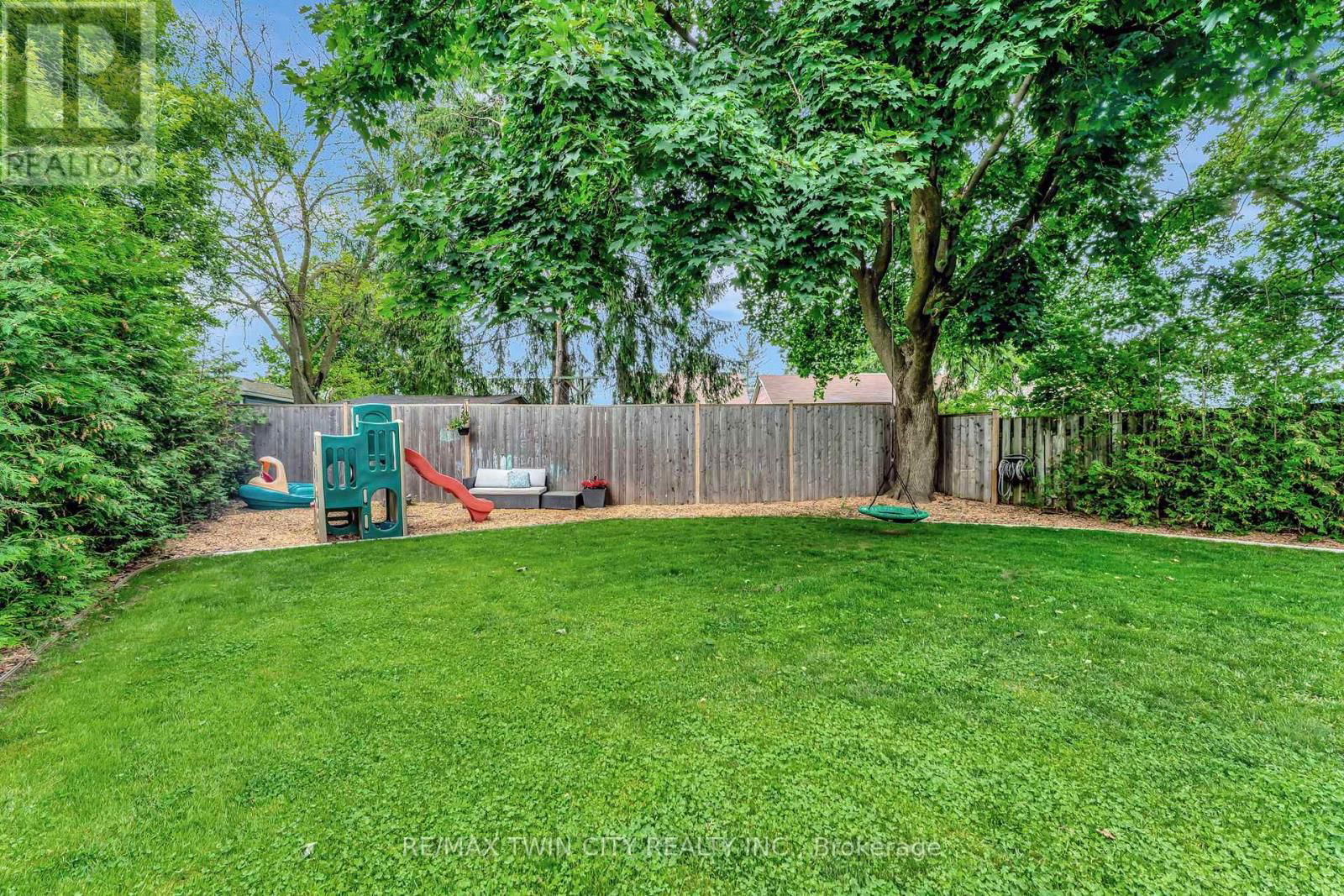 199 DUNDAS LANE Image 31