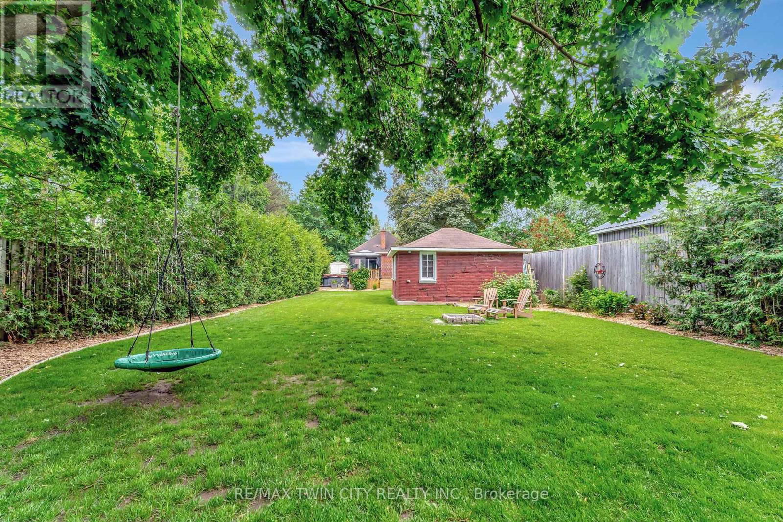 199 DUNDAS LANE Image 32