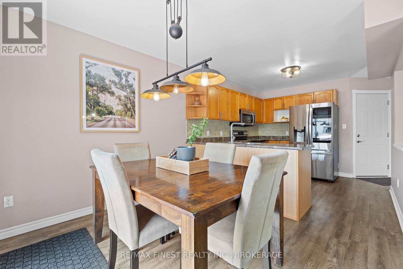 981 RAINBOW CRESCENT Image 11