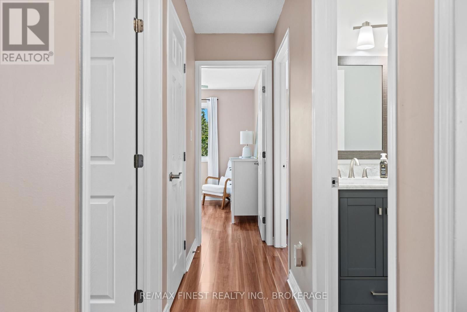 981 RAINBOW CRESCENT Image 15