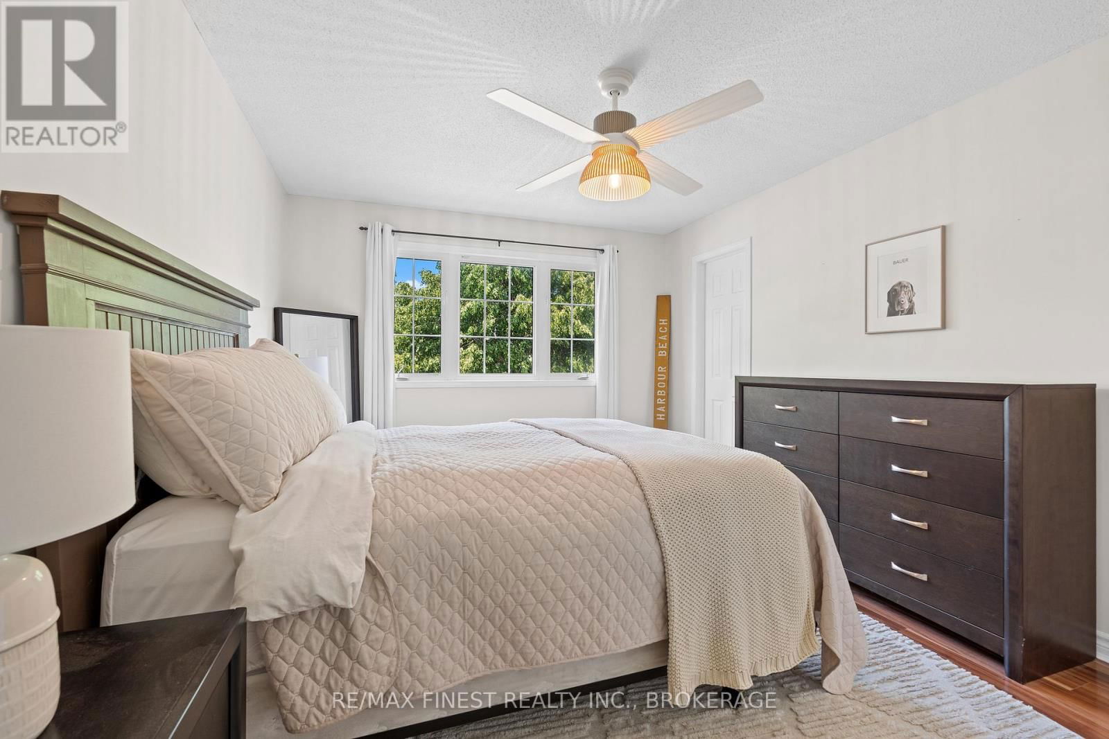 981 RAINBOW CRESCENT Image 17