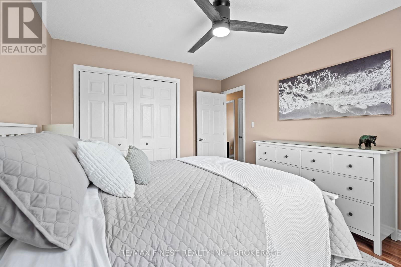 981 RAINBOW CRESCENT Image 20