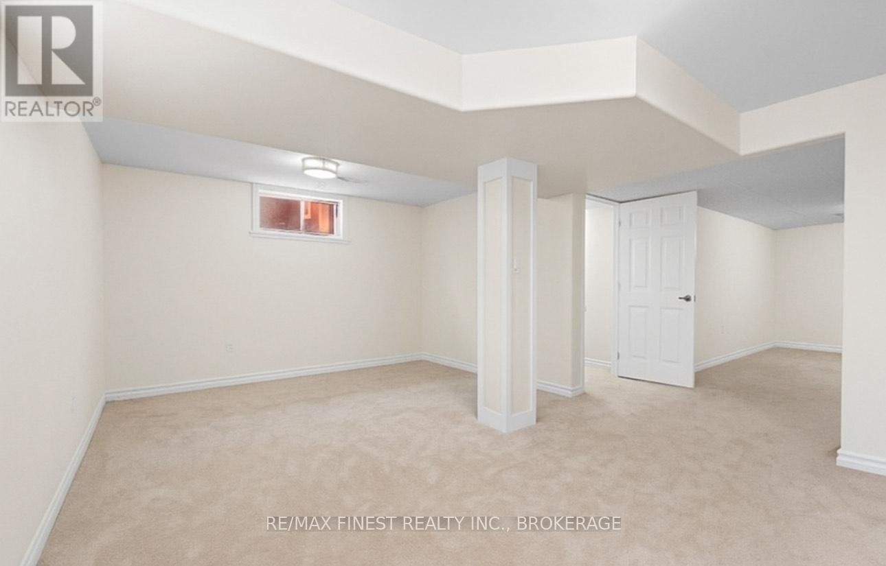 981 RAINBOW CRESCENT Image 24