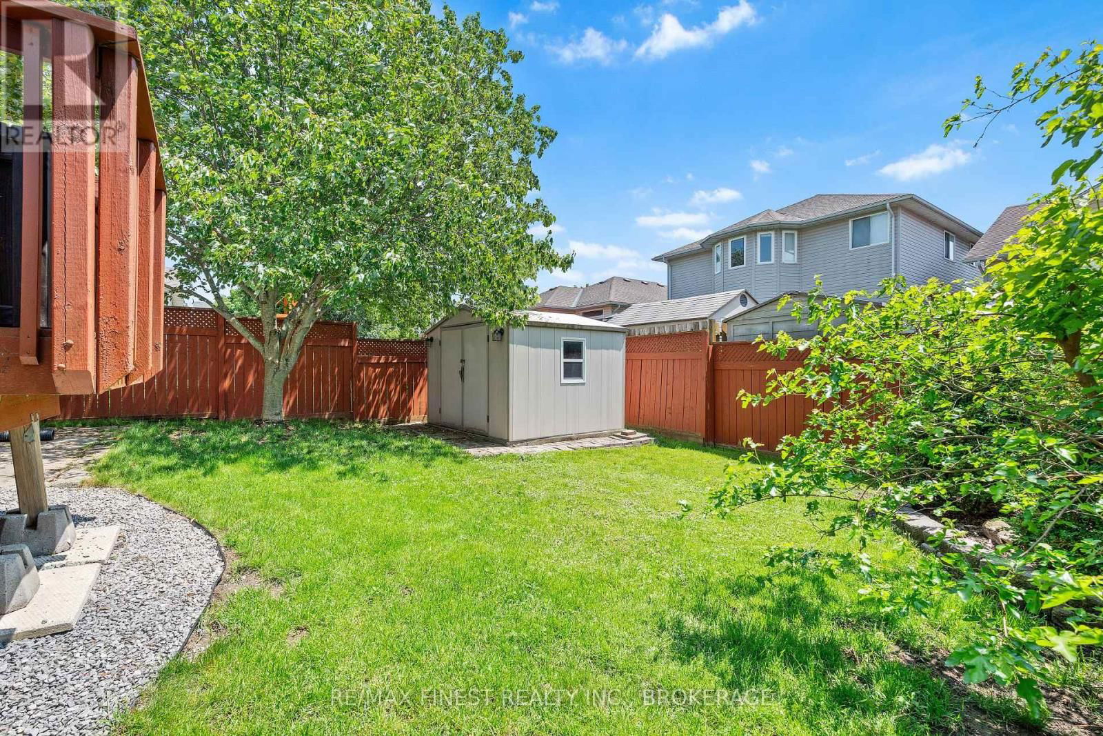 981 RAINBOW CRESCENT Image 29