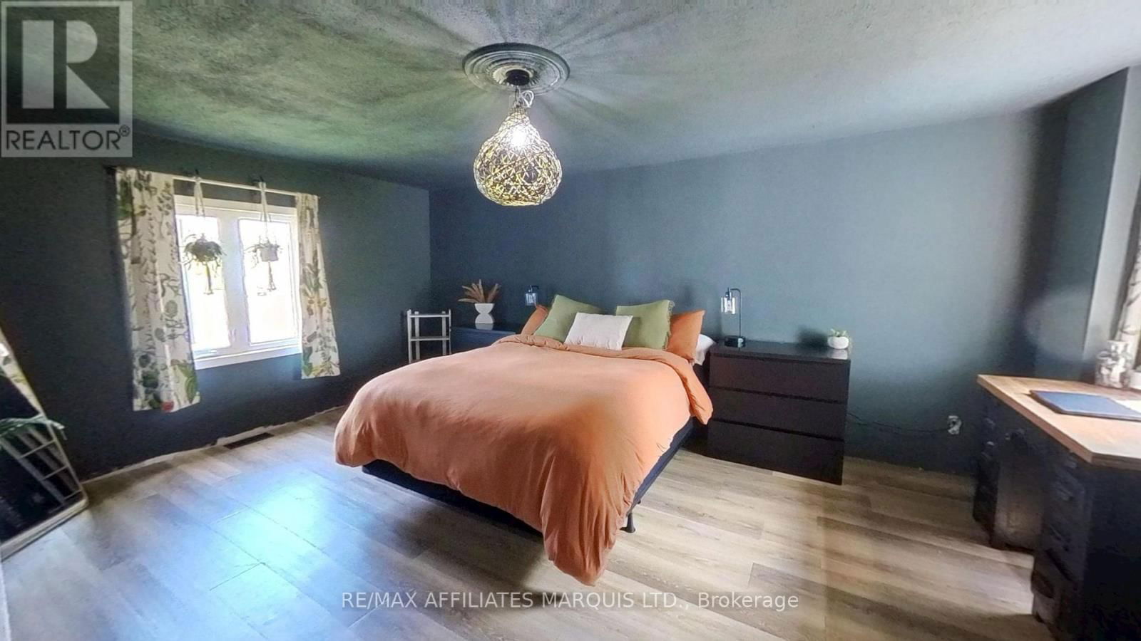 58 ELM STREET Image 13