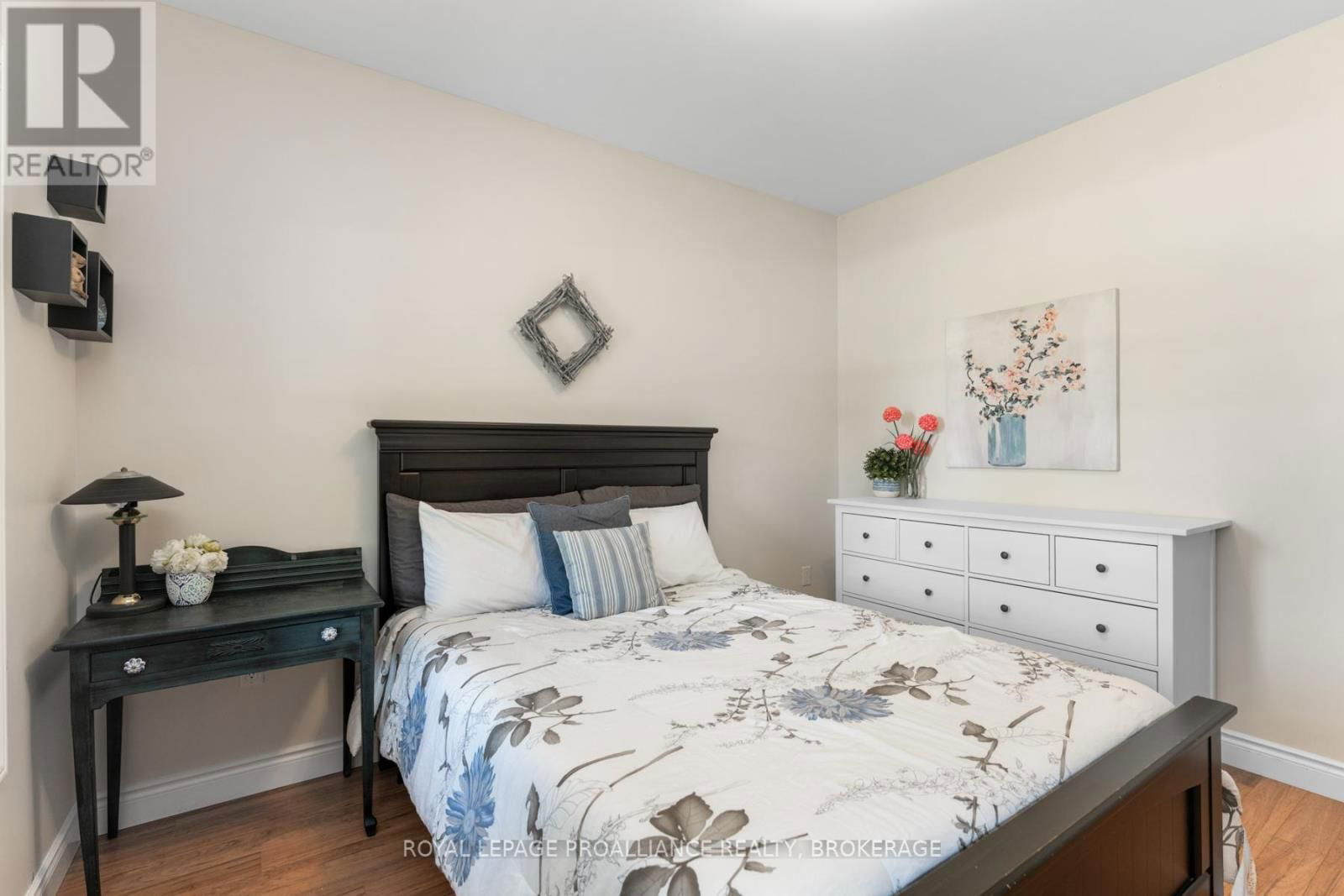 10 OWEN AVENUE Image 17